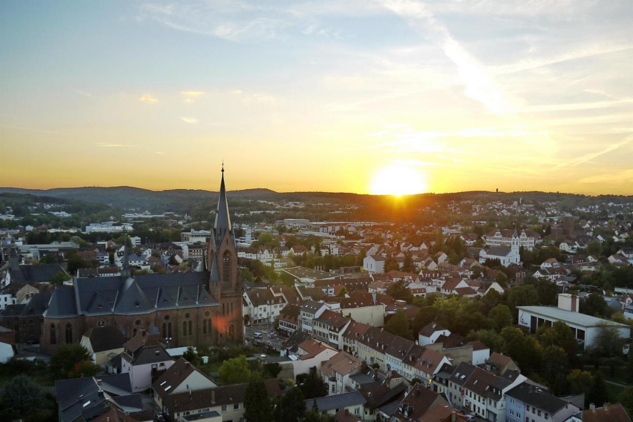 Hennen-Nest Sankt Ingbert Exterior foto